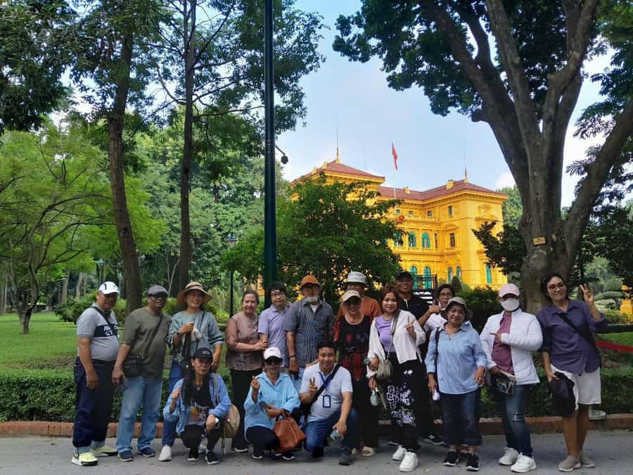 Hanoi: Half-Day City Tour with Thang Long Water Puppet Show - Ending beside Hoan Kiem Lake with water puppets