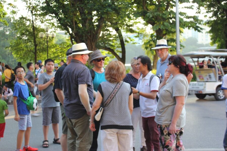 Hanoi Highlights: Full-Day Small Group City Tour with Lunch - Key points at a glance