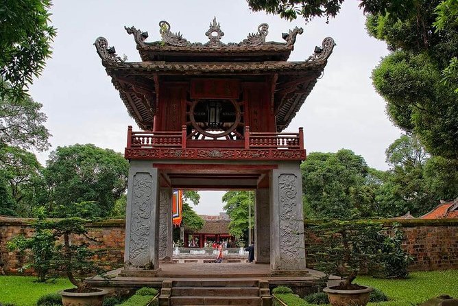 Hanoi Highlights: Half-day City Tour - Guides are the strongest part of the experience