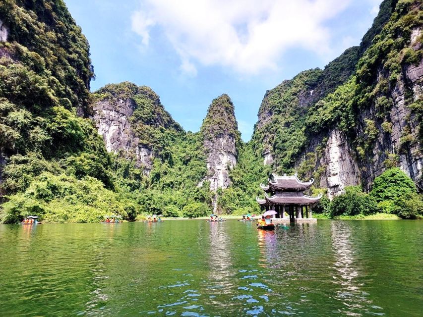Hanoi: Hoa Lu, Trang An, and Mua Cave Full-Day Trip - Cycling through a traditional village