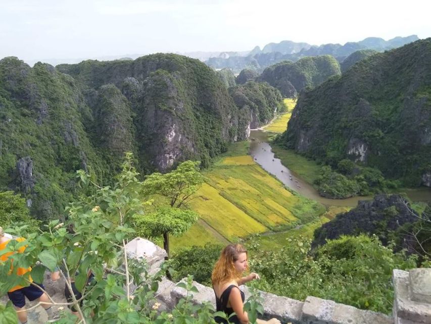 Hanoi: Hoa Lu, Trang An Caves & Mua Cave Day Trip and Lunch - Mua Cave and the 500-step test