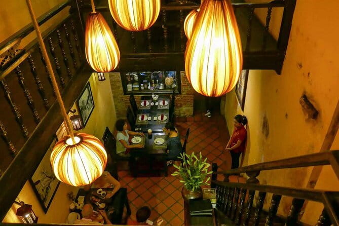 Hanoi in a day from Halong city - One Pillar Pagoda, a small but memorable stop