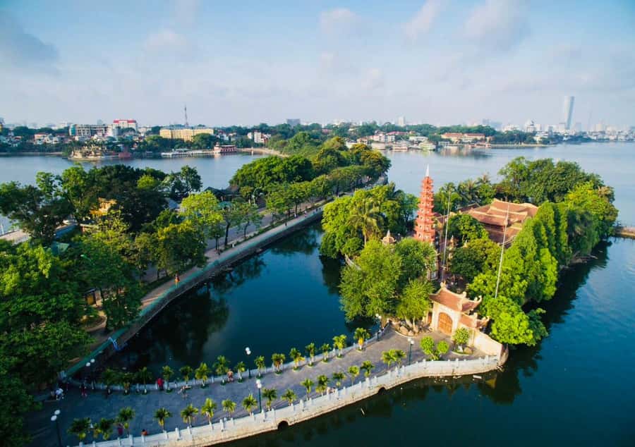 Hanoi: Incense Village, Conical Hat, & Dough Figurines Tour - Guides, group size, and the feel of the day
