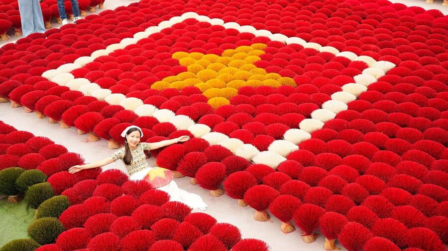 Hanoi: Incense Village & Conical Hat or Knife-Making Village - Chuong Village and your painted conical hat