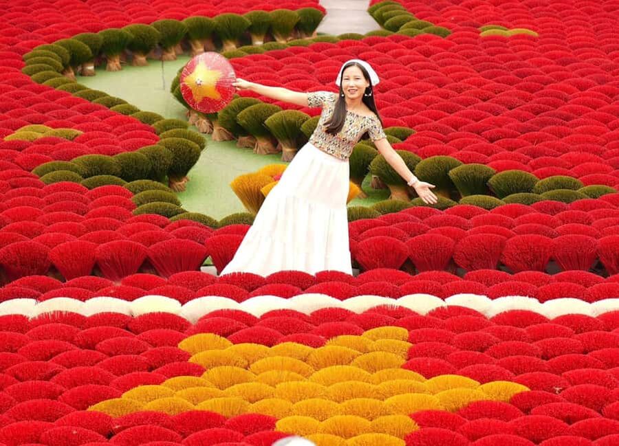 Hanoi: Incense Village & Conical Hat or Knife-Making Village - Quang Phu Cau and the bright rows of incense