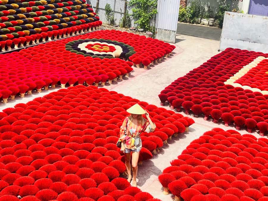 Hanoi: Incense Village, Hat, Lacquer Tour & City Highlights - Chuong Village and the conical hat lesson