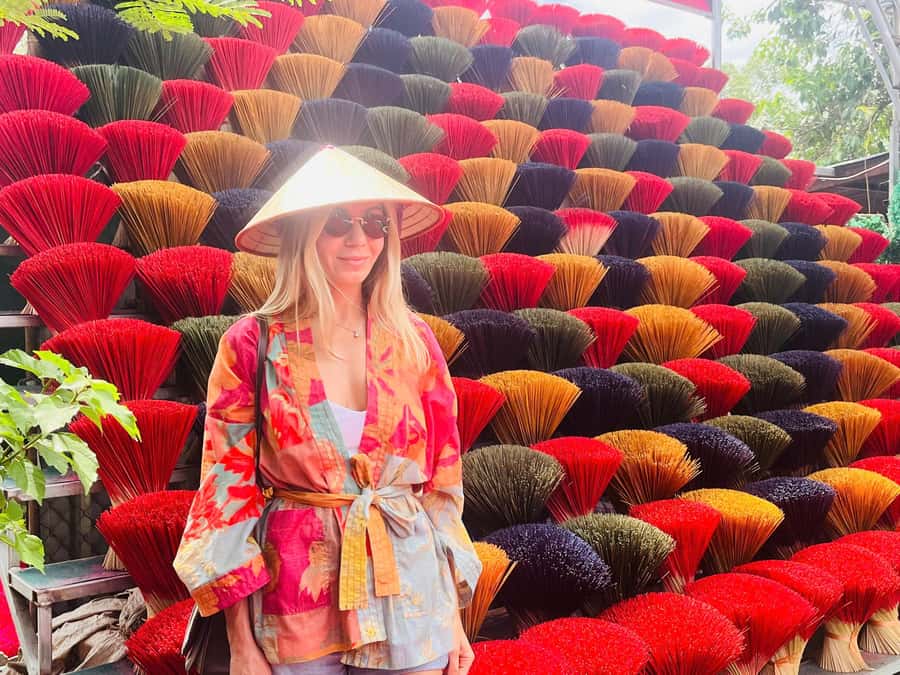 Hanoi: Incense Village, Hat, Lacquer Tour & City Highlights - Quang Phu Cau, where incense becomes a visual art