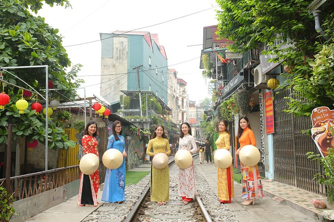 Hanoi Instagram Tour: The Most Scenic Spots - Starting at Train Street and Duong Tau