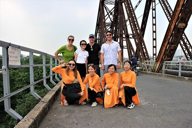 Hanoi Jeep Tours Led By Women: Hanoi Countryside Jeep Tours - A Vietnamese meal near Trúc Bạch Lake