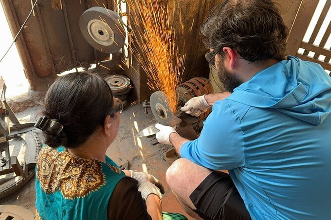 Hanoi Knife-Making Class:Join the Legacy in Blacksmith's Workshop - What makes this class special