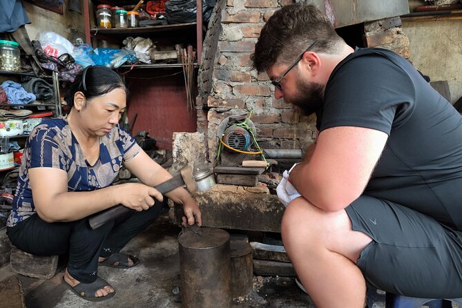 Hanoi Knife Making Traditional Workshop - Cutting the blade and tang at the anvil