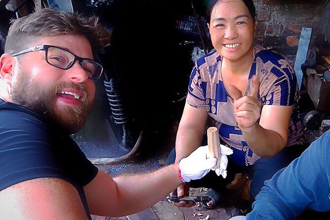 Hanoi Knife Making Traditional Workshop - Meeting local makers instead of watching a staged show