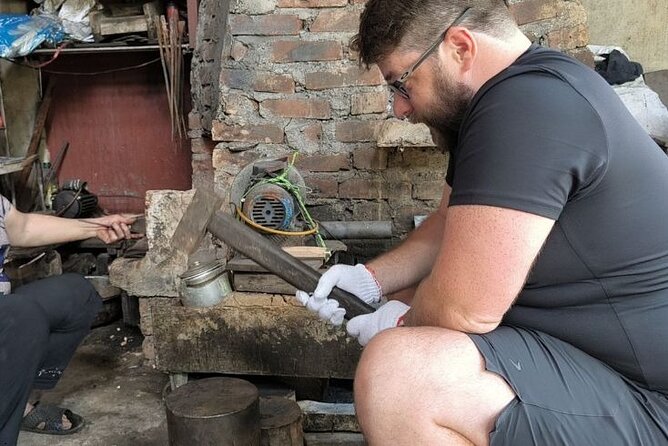 Hanoi Knife Making Traditional Workshop - Meeting the family behind the forge