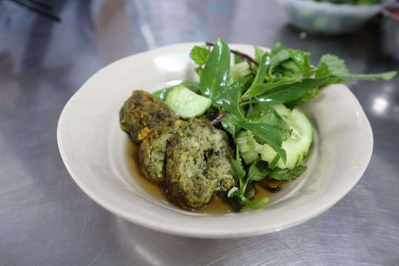 Hanoi: Michelin Guide Street Food Walking Tour - Is $19 good value?