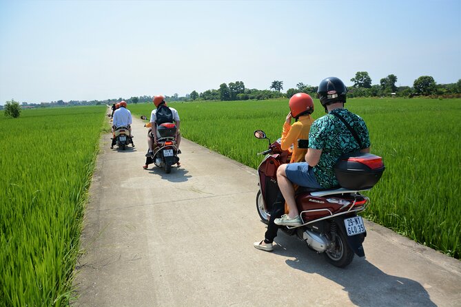 Hanoi Motorbike Led By Women: Hanoi Countryside Motorbike Tours - A local meal at Hồ Trúc Bạch