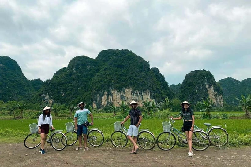 Hanoi/Ninh Binh: 1-Day Tam Coc/Trang An, Hoa Lu & Mua Caves - Guides, organization, and the feel of the day