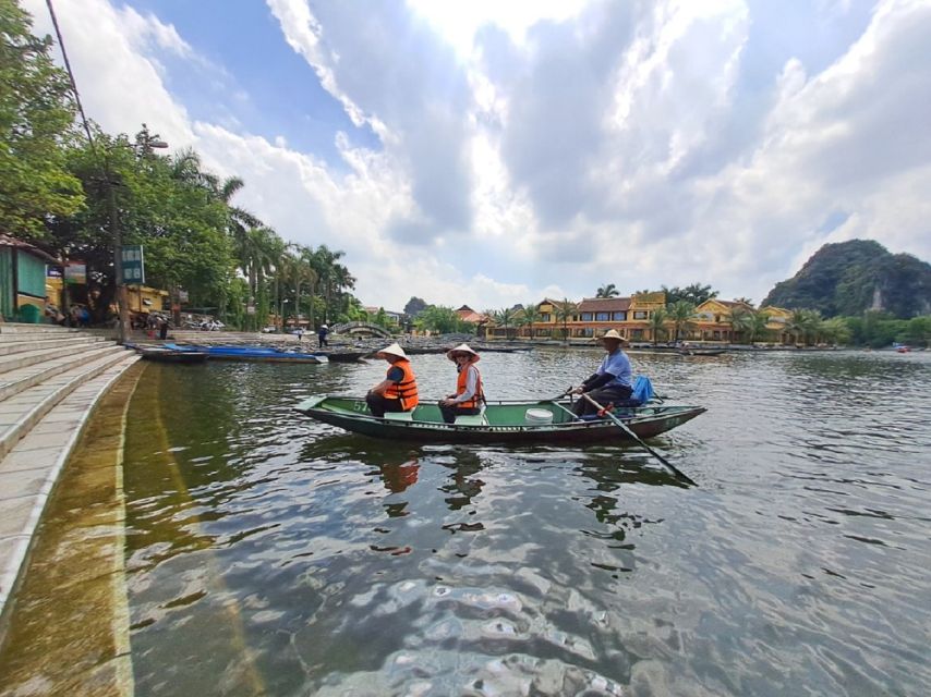 Hanoi: Ninh Binh, Hoa Lu, Tam Coc and Mua Cave Day Trip - Weather, crowds, and comfort
