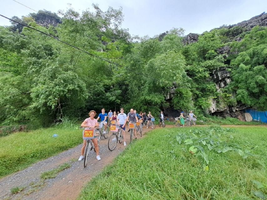 Hanoi: Ninh Binh, Hoa Lu, Tam Coc and Mua Cave Day Trip - Guides make the difference