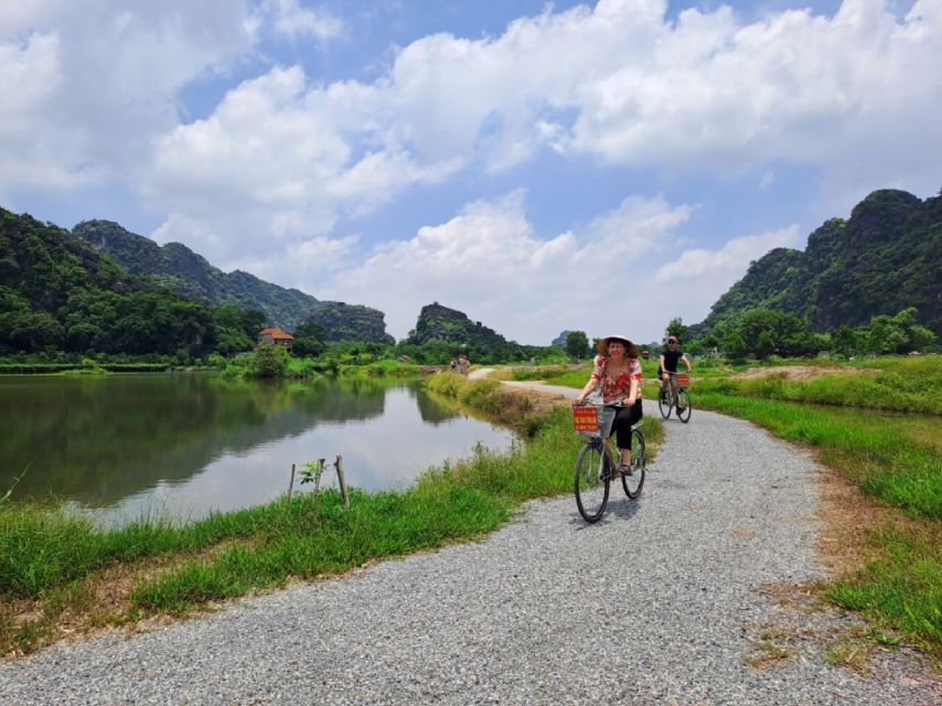 Hanoi: Ninh Binh, Hoa Lu, Tam Coc and Mua Cave Day Trip - Hoa Lu and Vietnam’s early capital
