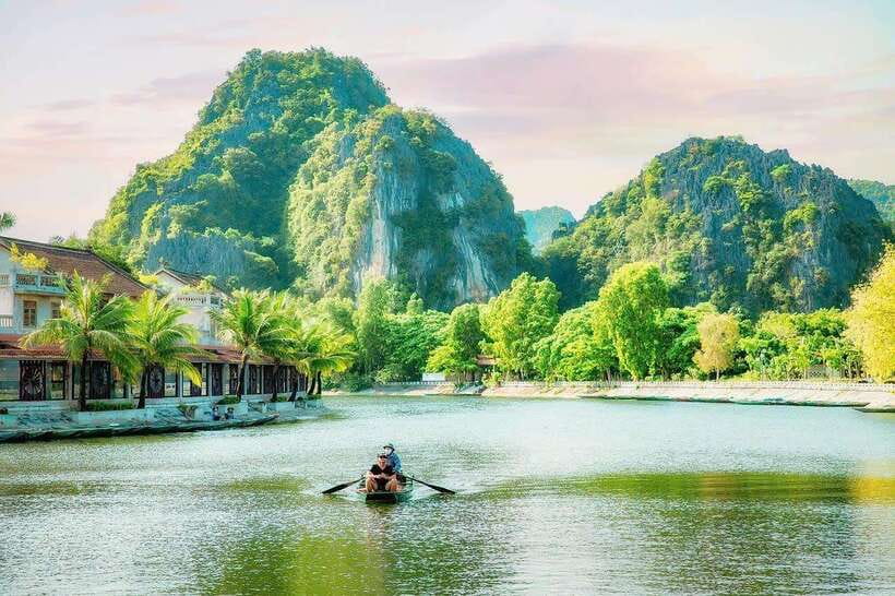 Hanoi: Ninh Binh, Tam Coc, Mua Cave & Hoa Lu with cycling - Mua Cave: a 500-step choice with a big payoff