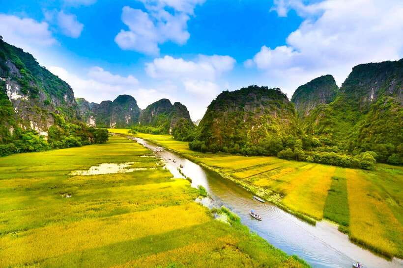 Hanoi: Ninh Binh, Tam Coc, Mua Cave & Hoa Lu with cycling - Guides can make or break a tightly planned day