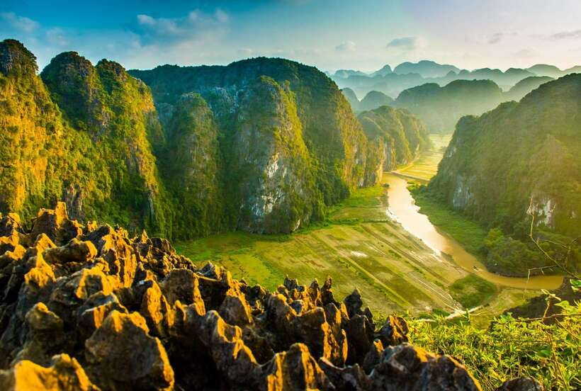 Hanoi: Ninh Binh, Trang An, Mua Cave and Bai Dinh Pagoda - Mua Cave and the 500-step climb
