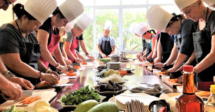 Hanoi: Old Quarter Market Tour and Cooking Class with Meal - Meeting at Hoang’s Restaurant in the Old Quarter