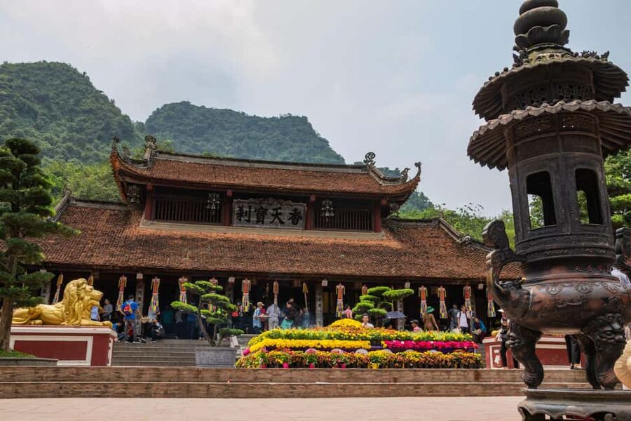 Hanoi: Perfume Pagoda - Yen Stream Boat Ride, Lunch & Cave - Thien Tru Pagoda and Its 18th-Century Story