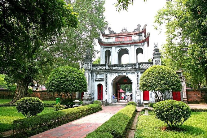 Hanoi Private Day Tour: Hidden Gems, Hoa Lo Prison, Train Street - Temple of Literature: Hanoi’s most rewarding historic stop