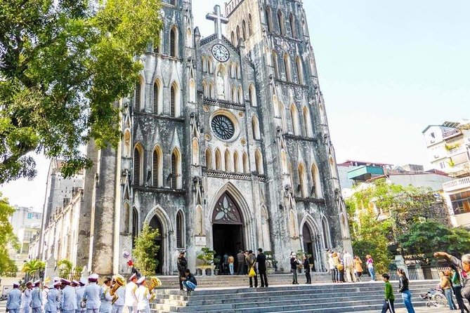 Hanoi Private Tour: Hidden Corners, Train Street, Incense Village - Hanoi Train Street and a short local break