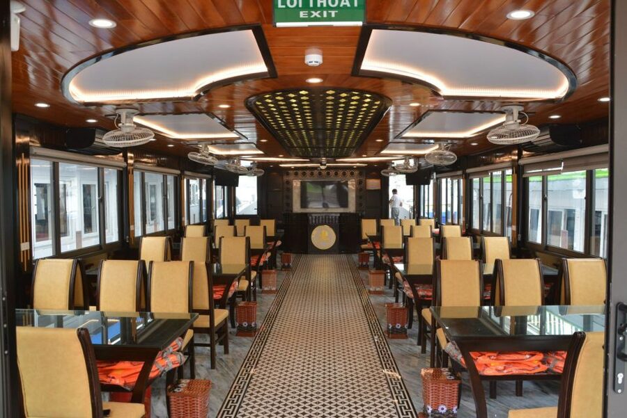 Hanoi: Roundtrip Halong Bay Islands, Caves, Kayaking & Lunch - Ti Top Island and the short climb for a wide view