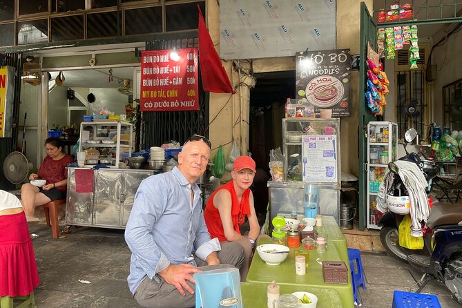 Hanoi's Old Quarter Street Food Experience and Train Street - The food walk: small portions, many flavors