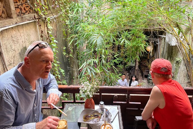 Hanoi's Old Quarter Street Food Experience and Train Street - Starting at Hàng Da Market and Hoan Kiem