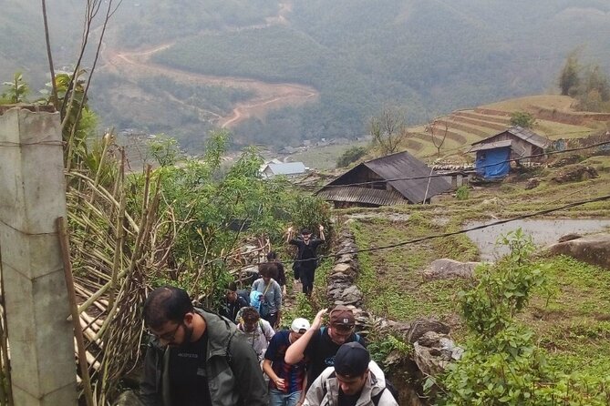 Hanoi - Sapa 2 Days 1 Night Overnight At Homestay - Lunch, luggage, and the first Muong Hoa walk