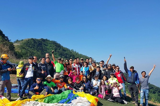 Hanoi Sky Tour: Paragliding - A calm briefing before take-off