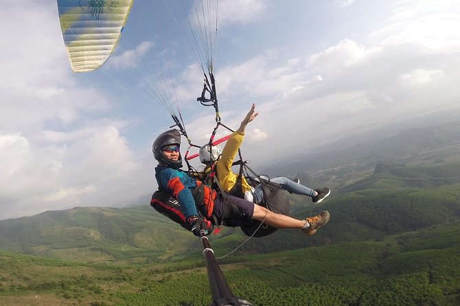 Hanoi Sky Tour: Paragliding - Landing, lunch, and time on the ground