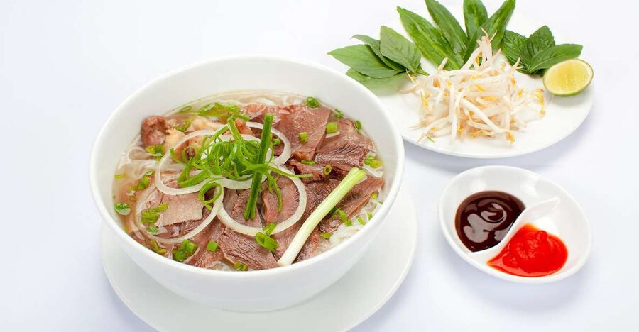 Hanoi: Small-Group Street Food Walking Tour - Pho and the art of the broth