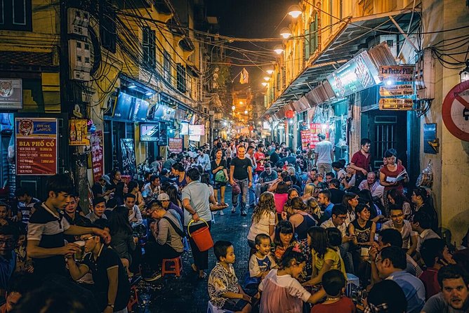 Hanoi Street Food: Small Group Walking Tour with Real Foodie - Guides make the difference