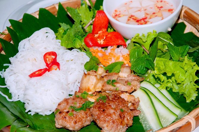 Hanoi Street Food: Small Group Walking Tour with Real Foodie - The food list is the main attraction
