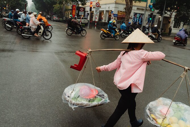 Hanoi Street Food Tour - The walking pace and city setting