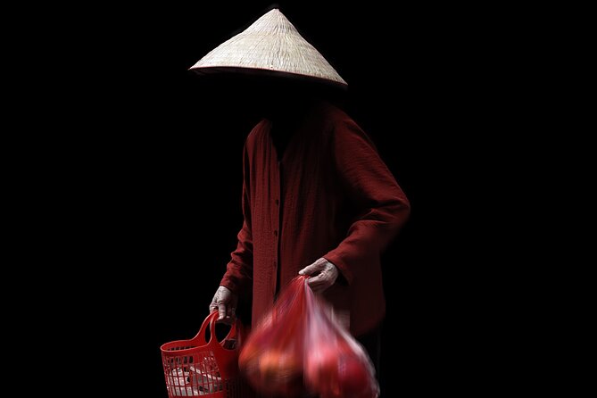 Hanoi Street Photography with a Pro – Phone & Camera - What makes this Hanoi photo walk worth your time