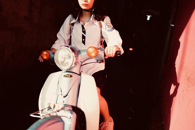 Hanoi Street Photography with a Pro – Phone & Camera - A coffee break that turns pictures into lessons