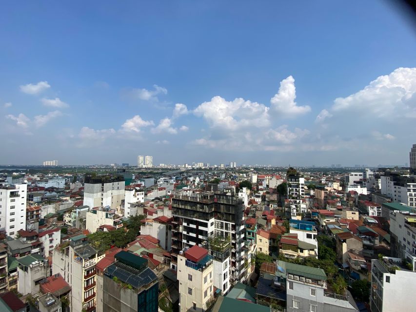 Hanoi: The Hidden Old Quarter Experience - Small alleys and the less polished side of Hanoi