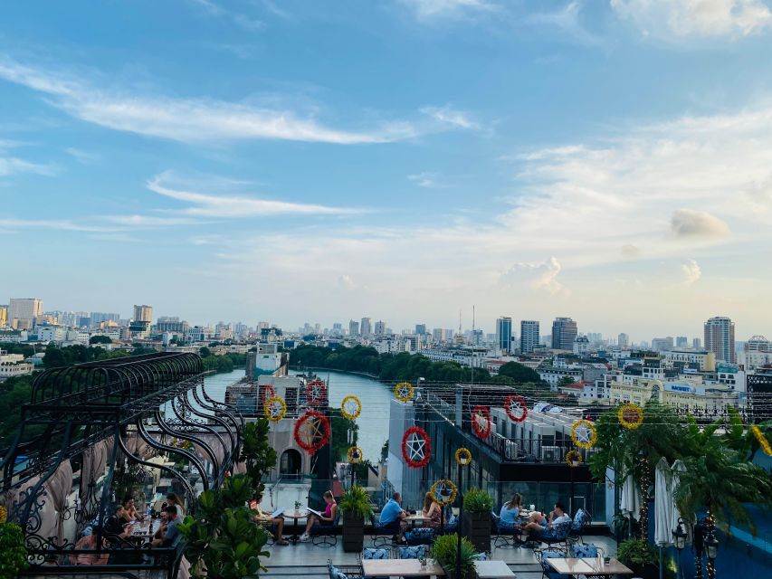 Hanoi: The Hidden Old Quarter Experience - A quiet temple in the middle of the city