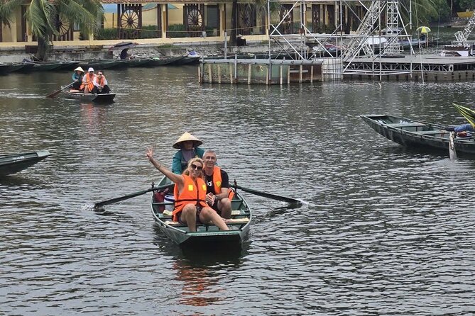 Hanoi to Ninh Binh Day Trip: Mua Cave, Trang An Boat Ride - Lunch - Cycling through rice fields and village roads