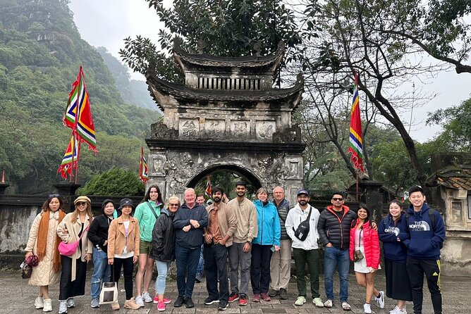 Hanoi to Ninh Binh Day Trip: Mua Cave, Trang An Boat Ride - Lunch - The pace, group size, and practical tradeoffs
