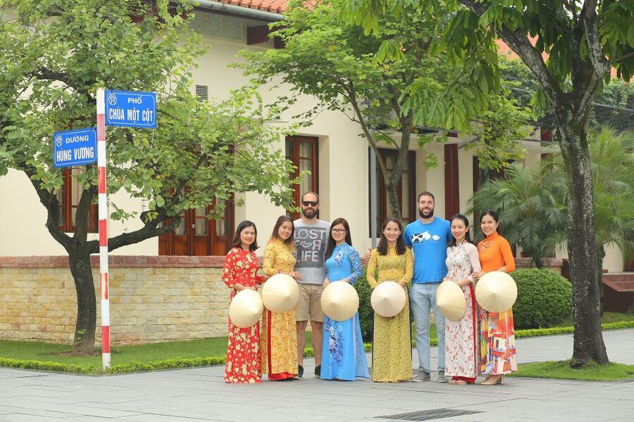 Hanoi: Traditional Ao Dai Dress and Non La Hat Rental - What the Ao Dai adds to a Hanoi day