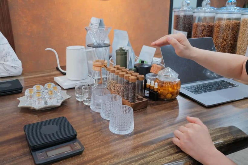 Hanoi Ultimate Coffee Workshop: Make, Learn & Taste - Learning to judge coffee before you drink it