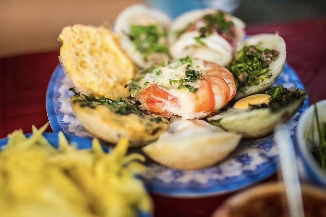 Hanoi Vegan Street Food Tour and Train Street - Hanoi Train Street and the active railway