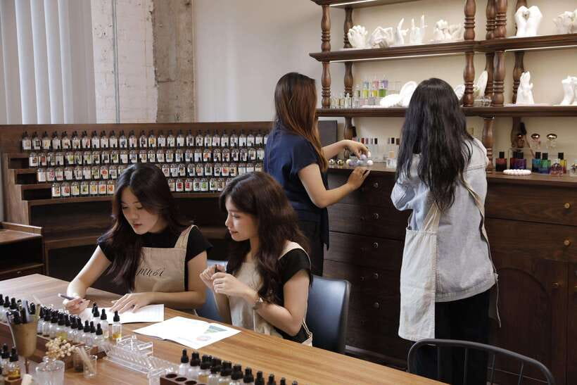 Hanoi: Vietnam Scents Perfumery Class - The instructors and the level of help